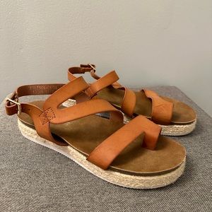 DSW patricizia sandals
